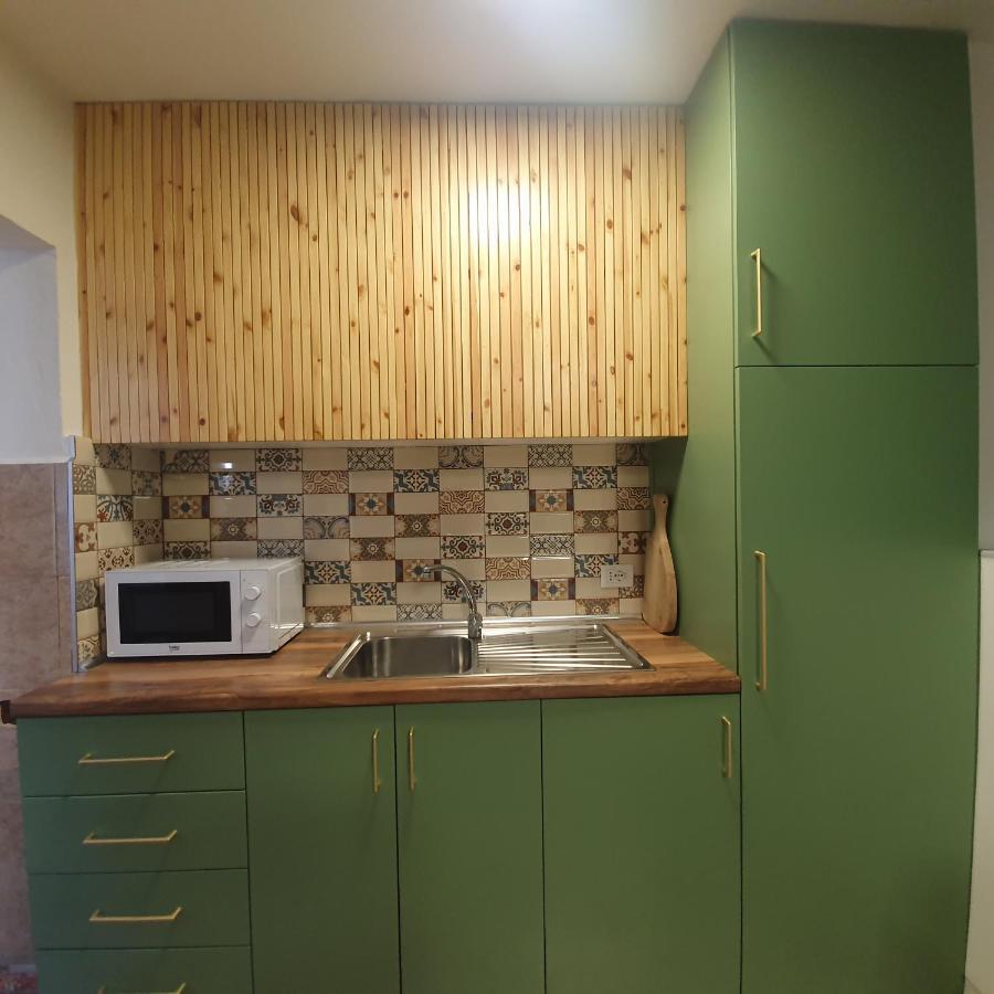 Central Home Away From Home Shkodër Buitenkant foto